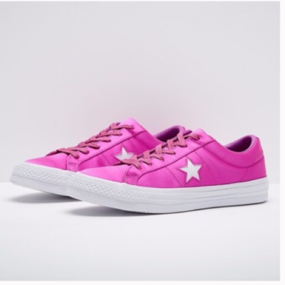 converse hyper magenta